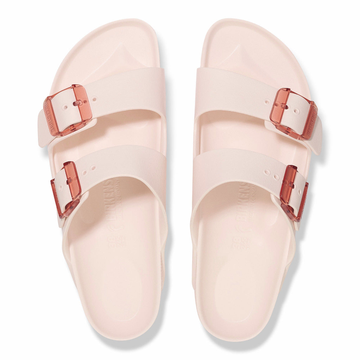サンダル・ミュール BIRKENSTOCK ARIZONA - Slipper sandal (1029392 LIGHT ROSE) Arizona Big Buckle Natural Leather Patent High-Shine Light